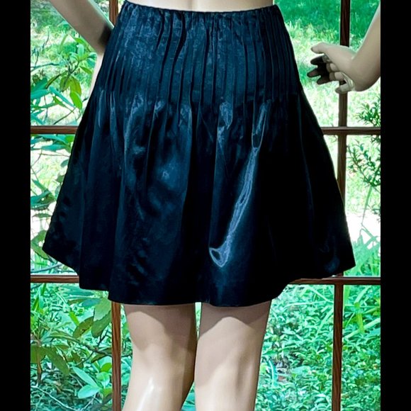 ▪️ORIGINAL PENGUIN▪️Black Pintuck Pleated Ribbed Satin Mini Skirt - Picture 2 of 4